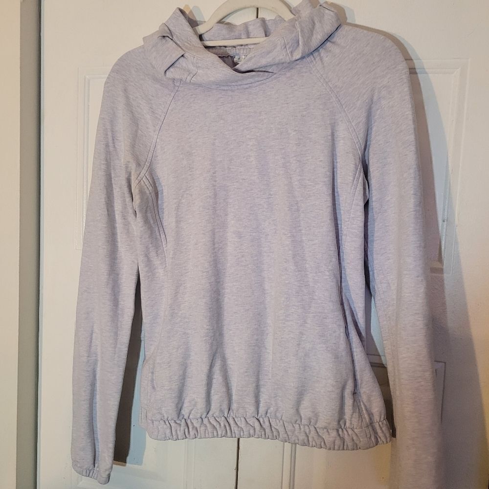LULULEMON women’s funnel neck pullover jacket Size 4 long sleeve Gray Sport